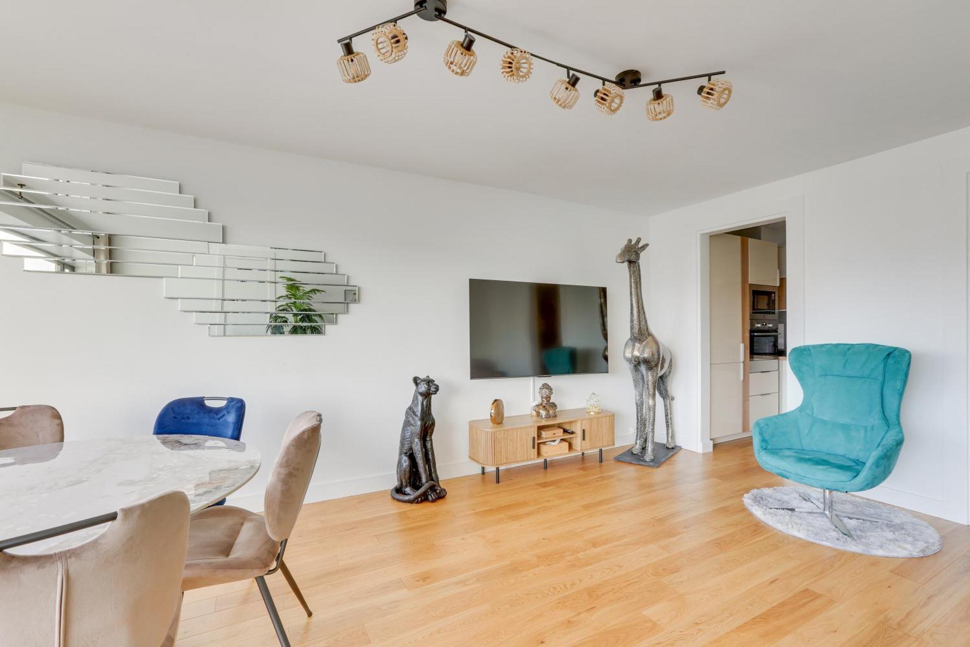 Paris Luxury Apartment 75M2 With Eiffel Tower View, 1 Min Metro, Parking Esterno foto